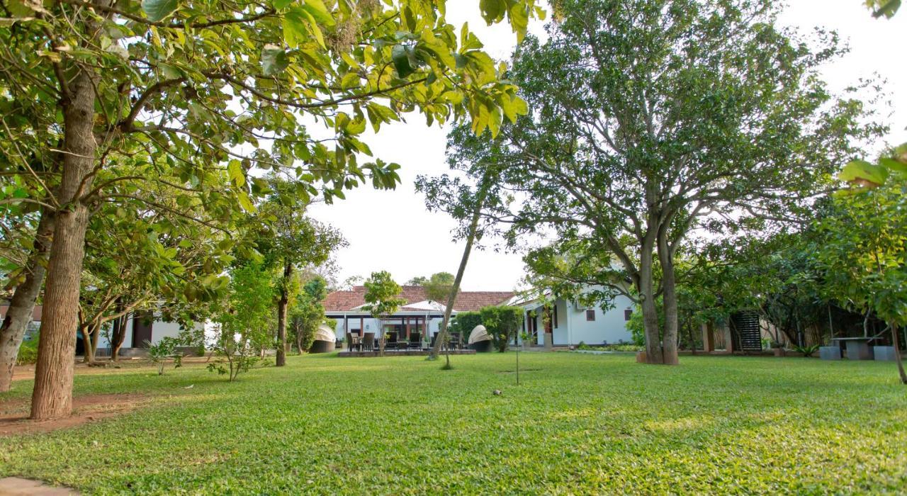 Swanee Grand Hotel Negombo