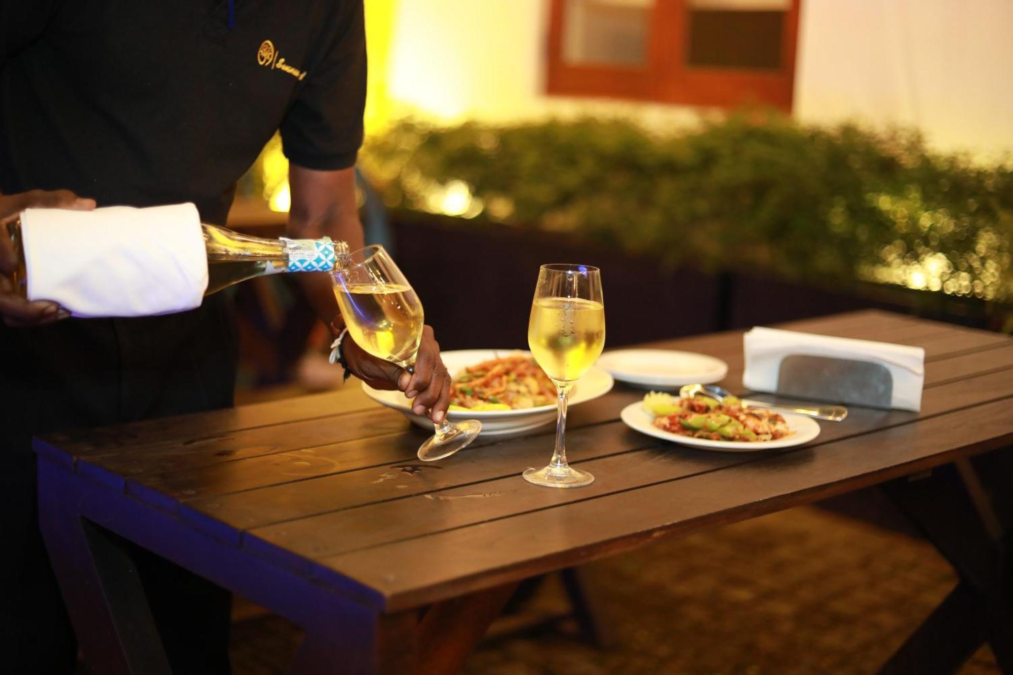 Swanee Grand Hotel Negombo